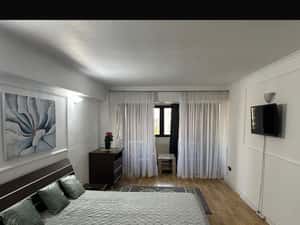 De închiriat apartament 2 camere ultracentral, loc de parcare inclus — miniatura 2