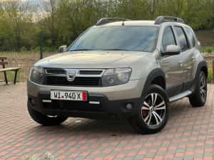 Dacia Duster 4x4 benzină si gaz