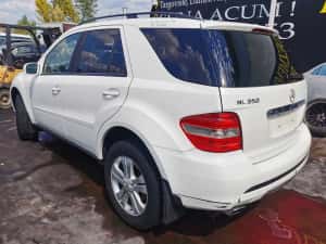 Dezmembrez mercedes ML w164 350i/bara fata ml/haion ml/stop ml/m272/ — miniatura 4