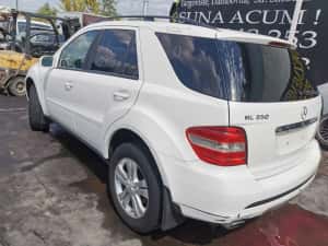 Dezmembrez mercedes ML w164 350i/bara fata ml/haion ml/stop ml/m272/ — miniatura 8