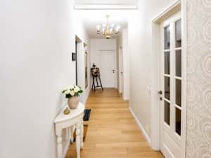 Apartament 3 camere, complet mobilat și utilat – Loc de parcare inclus — miniatura 3