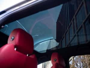 Jaguar I-Pace EV400 AWD, echipare HSE, second hand — miniatura 2