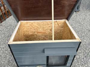Cusca câine acoperiș plat, izolată complet + accesorii incluse — miniatura 10