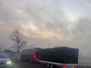 Remorca Humbaur 2 axe , cu prelata si obloane demontabile ! — miniatura 7