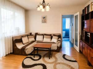 Apartament 3 camere, 56 mp+ balcon închis, etaj 3/4, zona Corvin — miniatura 4