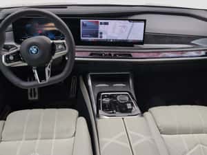 BMW i7 Berlină Electrică Second Hand 2025 — miniatura 7