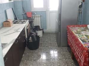 Apartament 2 camere Port et2/4 ,centrala termica 70 000 euro neg — miniatura 5