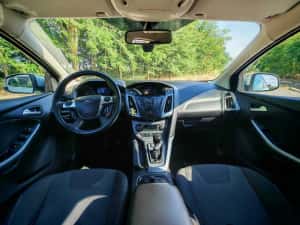 Ford Focus 1.6 TDCi (115 CP) –consum 5.5 La  Masina Intretinuta! Cititi Anuntul .Dublu Climatronic ,  2 seturi roti. Pachet Iarna 192000 KM Reali — miniatura 4