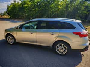 Ford Focus 1.6 TDCi (115 CP) –consum 5.5 La  Masina Intretinuta! Cititi Anuntul .Dublu Climatronic ,  2 seturi roti. Pachet Iarna 192000 KM Reali — miniatura 5