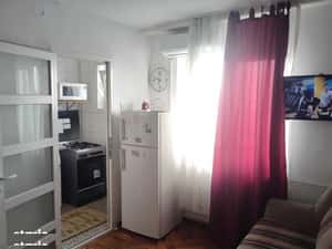 Proprietar inchiriez garsoniera mobilata la 150m metrou Piata Sudului — miniatura 2