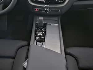 Volvo XC60 Automată 250 HP Benzină 2024 - 45.674 EUR — miniatura 6