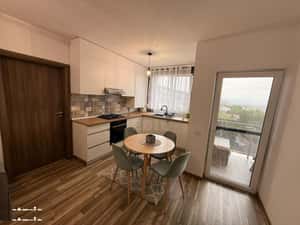Apartament 2 camere semidecomandat zona Razoare — miniatura 3