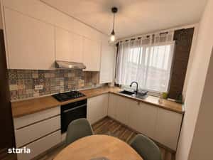 Apartament 2 camere semidecomandat zona Razoare — miniatura 5