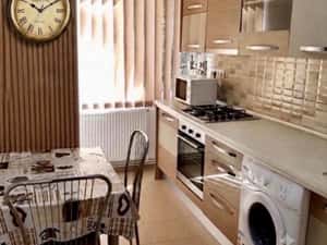 Inchiriez apartament 2 camere in Cornisa mobilat si utilat lux — miniatura 5
