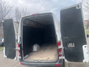 Vând autoutilitara Mercedes Sprinter — miniatura 4