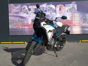 Motocicleta CFMOTO 450MT '25 SH — miniatura 3
