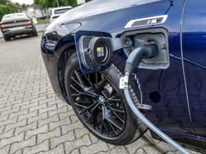 BMW M760e xDrive | Executive Lounge | 571 CP — miniatura 5