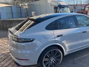 Porsche Cayenne Coupé Turbo S E-Hybrid — miniatura 3
