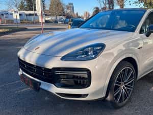 Porsche Cayenne Coupé Turbo S E-Hybrid — miniatura 4