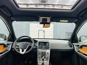 VOLVO XC-60 — miniatura 6
