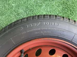 Roata rezerva originala Fiat 500 Lancia 4X98 cu anvelopa 135 80 13 — miniatura 2