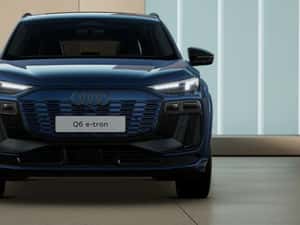 Audi e-tron 2024 SUV electric, 17500 km, prime înmatriculare 07.2024 — miniatura 4