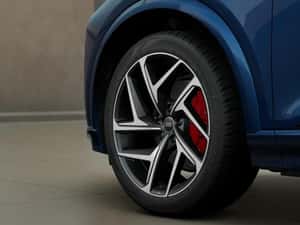 Audi e-tron 2024 SUV electric, 17500 km, prime înmatriculare 07.2024 — miniatura 5