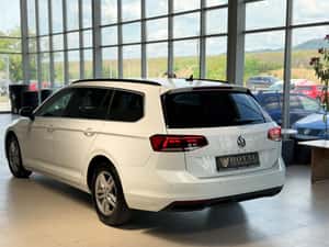 Volkswagen Passat 2.0 diesel 150 CP cu transmisie automată — miniatura 3