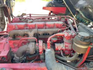 man cu macara , macara pe camion, macara constructii, camion macara, — miniatura 7