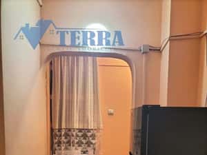 Închgiriez  garsonieră parter- zona Dispensar. — miniatura 5