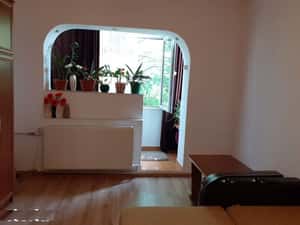 Inchiriez garsoniera — miniatura 1