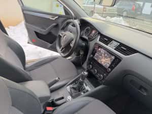Skoda Octavia Ambition 1.6TDI 116cp DSG / Panorama / Piele / Bi-xenon LED / Distronic+ — miniatura 9