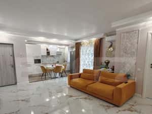 Apartament lux, 3 camere, 71 mp, parcare, etaj intermediar, zona Vivo