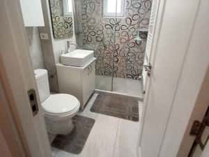 Închiriez apartament cu 2 camere renovat complet — miniatura 4