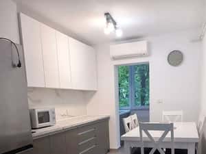 Închiriez apartament cu 2 camere renovat complet — miniatura 5