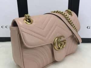 Geanta roz pudra, logo metalic auriu mat, import Italia, saculet, etichetă