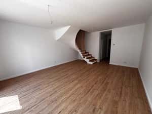 Apartament / casa in imobil de locuinte semicolective DE INCHIRIAT — miniatura 4
