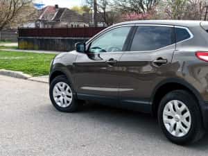 Nissan Qashqai AUTOMAT / Navi / Senzori / Lane assist / Camera — miniatura 10