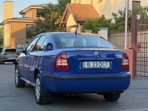 Skoda Octavia Tour 140.000Km 1.6 Benzina Euro 4 Pachet drumuri Grele — miniatura 3