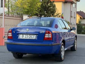 Skoda Octavia Tour 140.000Km 1.6 Benzina Euro 4 Pachet drumuri Grele — miniatura 4