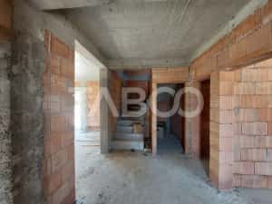 Casa de vanzare 147 mpu si 5 camere 434 mp teren Cristian Sibiu — miniatura 3