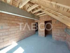 Casa de vanzare 147 mpu si 5 camere 434 mp teren Cristian Sibiu — miniatura 8