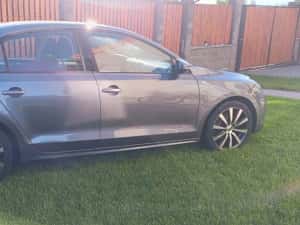 Vând VW Jetta Recent Adusa 1.6 Tdi cayc 236000km reali.2011 euro 5 (Passat,Golf,audi,polo) — miniatura 4