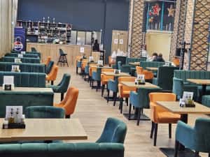 Canapele, banchete, mese, scaune — miniatura 2