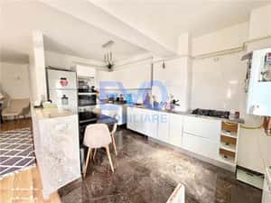 Apartament cu 3 camere, 2 bai, parcare, balcon, zona Valea Lupului — miniatura 3