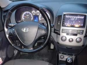 Vând Hyundai i30 1.6crdi 2011 recent înmatriculat Ro — miniatura 7