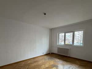 13 Septembrie - Panduri langa spital Burghele, parter, nemobilat, 68mp — miniatura 4