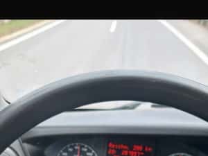 Iveco Daily-35c15-3.0-3.5T-2015-L4.2m-e5-Lift+Prelata-AT. — miniatura 4