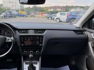Skoda Octavia Automată 116 HP Diesel — miniatura 6