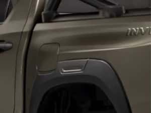 Overfender Toyota Hilux Invincible 2024 — miniatura 3